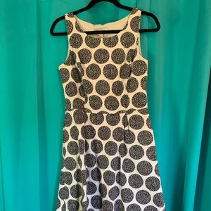 WHBM Dress sleeveless black & white circle print